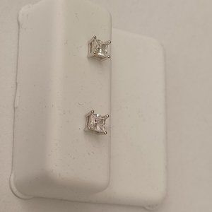 925 Sterling Silver Stud Earring